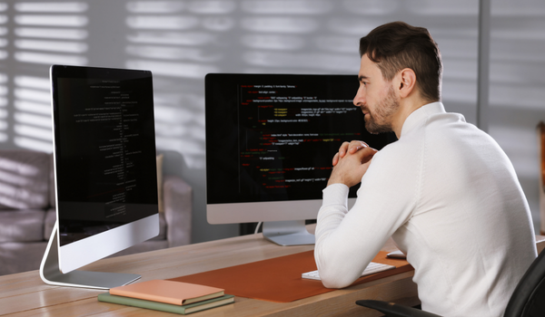 Low-Code ve Özel Yazılım Karşılaştırması: Hangi İş Modeli Sizin İçin Uygun?